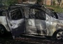 Caminhonete é consumida pelo fogo durante a noite em Bernardo de Irigoyen