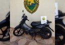 Motociclista fura bloqueio policial, mas acaba preso com moto clonada