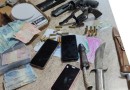Morador é preso com arsenal de armas após tentar fugir da polícia
