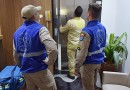 Elevador trava e idosa fica presa em edifício