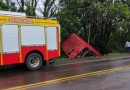 Saída de pista é registrada em Saudades e deixa motorista ferido