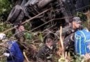 Caminhão do exército sofre acidente grave em ribanceira em Blumenau
