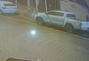 Caminhonete é furtada em frente à APAC no centro de Barracão; ação foi registrada por câmeras