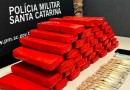 Homem é preso com 30kg de maconha em bagageiro de moto em SC