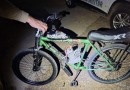 Adolescentes tentam fugir da PM com ciclomotores artesanais