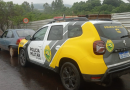 Carro com alerta de furto é encontrado abandonado em condomínio em construção
