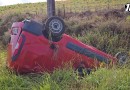 Veículo sai de pista e capota às margens da SC 163, entre SMOeste e Descanso