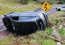 Motorista dorme ao volante e capota carro na SC-114