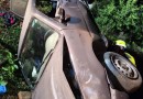 Motorista embriagado capota carro e é preso