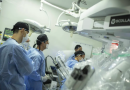 Médico opera brasileiro a 12 mil km de distância e entra para o Guinness