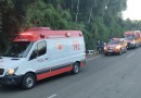 Homem morre após carro colidir em barranco