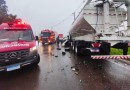 Motorista morre em acidente entre carro e caminhão