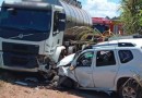 Colisão entre carro e caminhão deixa cinco pessoas da mesma família feridas