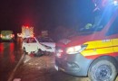 Casal fica ferido após carro sair da pista e bater em canaleta em rodovia do Oeste Catarinense