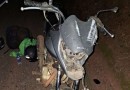 Queda de motocicleta deixa dois feridos
