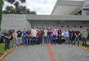 Secretaria de Saúde recebe dois veículos novos para transporte de pacientes