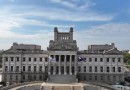Como funciona e por que o texto é diferente de outros países