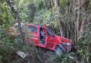 Duas pessoas ficam feridas após carros cair em ribanceira no município de Caibi