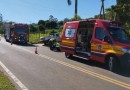Mulher fica ferida em colisão entre moto e carro