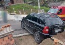 Mulher morre atropelada pelo próprio carro em garagem de casa em SC