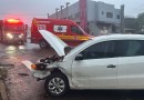 Colisão frontal deixa duas pessoas feridas na Rua Vereador João Verona