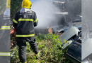 Sucatas de veículos pega fogo em ferro velho e Corpo de Bombeiros é acionado