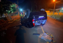 Homem morre ao colidir veículo contra muro de residência