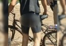 Ciclista ‘peladão’ é preso após usar ‘calção fake’ feito de tinta