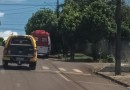 Condutora de motocicleta fica ferida após colisão com carro