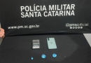 Jovem é preso por tráfico após PM encontrar drogas e balança de precisão