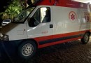 Acidente entre carro e moto deixa jovem ferido