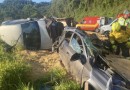Carreta tomba sobre carro e casal morre em acidente na BR-282