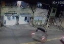 Adolescente morre atropelada por carro conduzido por grávida que fugia de sequestro