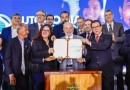 Projeto que regulamenta transporte por aplicativo é assinado; entenda