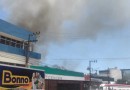 Incêndio de grandes proporções atinge supermercado no Centro