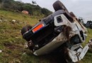 Caminhonete da Celesc sai da pista e capota em ribanceira