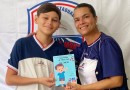 Aluno com autismo transforma vivência em livro e dá voz à inclusão na rede estadual