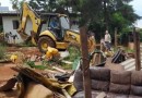 Governo Municipal realiza limpeza do local onde famílias indígenas viviam