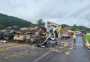 Grave acidente entre dois caminhões deixa vítima presa às ferragens na BR-282