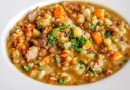 Lentilha com calabresa e salada de lentilha: duas receitas deliciosas para o Ano Novo