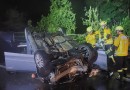 Colisão frontal entre carros deixa dois jovens mortos e dois feridos