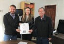 Administração Municipal avança com entrega de escrituras no bairro aeroporto através do programa escritura na mão
