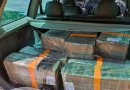 Casal levanta suspeita ao parar antes da PRF em SC e acaba pego com 332 kg de droga