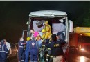 Motorista fica preso nas ferragens ao colidir ônibus em caminhão na BR-282