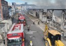 Cerca de 60 bombeiros e mais de 15 viaturas combatem incêndio de grandes proporções
