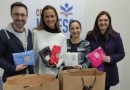 Colégio Unoesc doa cachecóis de tricô do Projeto Entrelaçados por Fios e Amor
