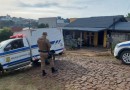 Casal e cachorro são achados mortos na garagem de casa em Chapecó
