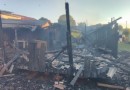 Casa é destruída por incêndio em Tigrinhos