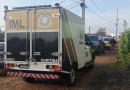 Após investir contra policiais, homem é morto