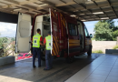 Policiais salvam criança engasgada com goma de mascar